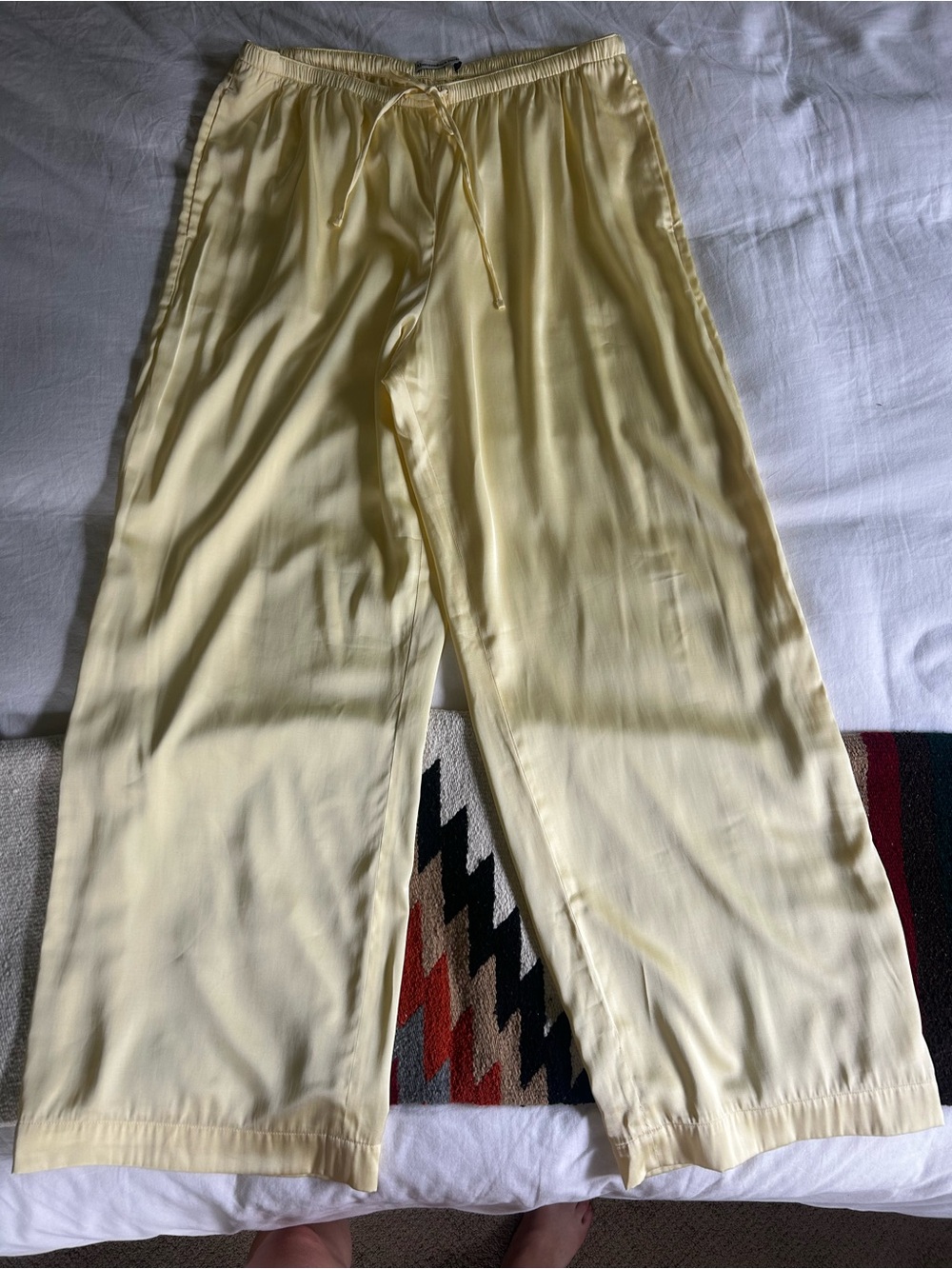 abercrombie & fitch gemma satin pull-on pants pastel butter yellow wide leg sz L - Picture 4 of 14